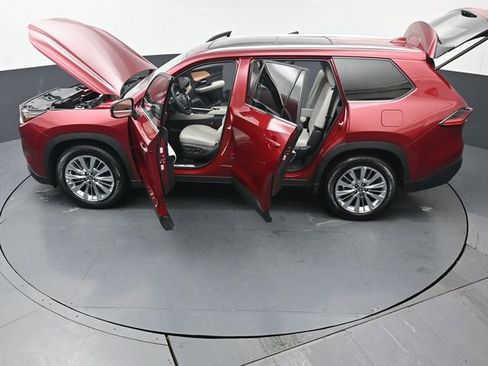 Certified 2025 Toyota Grand Highlander AWD image 60