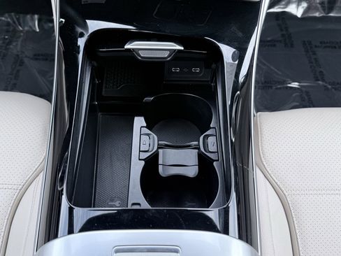 Used 2025 Mercedes-Benz C 300 Sedan image 56