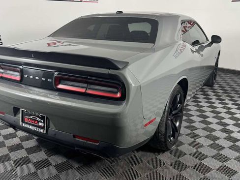Used 2017 Dodge Challenger R/T w/ Driver Convenience Group RWD image 9
