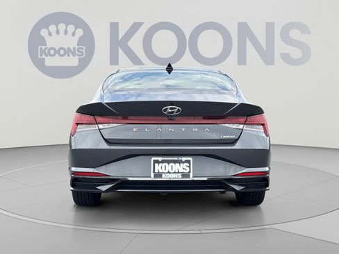 Certified 2023 Hyundai Elantra Limited w/ Cargo Package FWD image 5