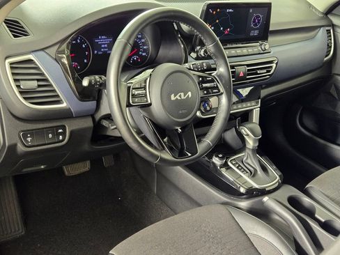 Used 2022 Kia Seltos S FWD image 18