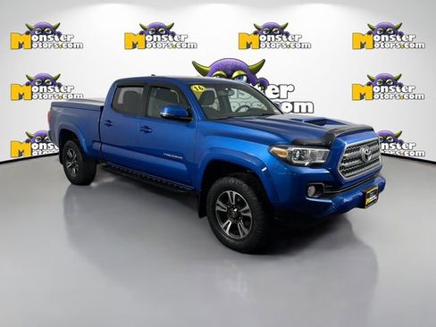 Used 2016 Toyota Tacoma TRD Sport AWD/4WD image 3