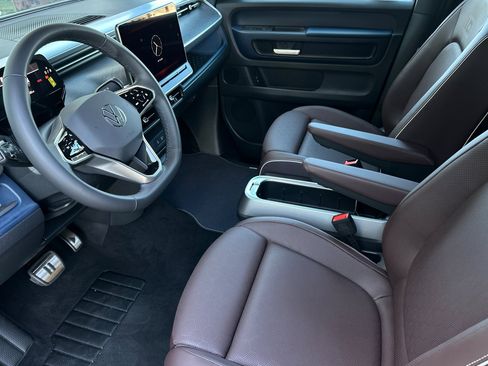 New 2025 Volkswagen ID. Buzz Pro S image 8