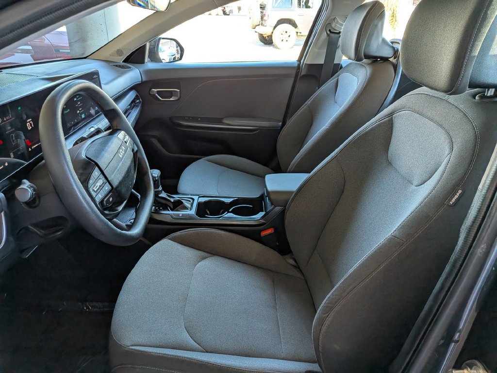 Used 2025 Kia K4 FWD image 15