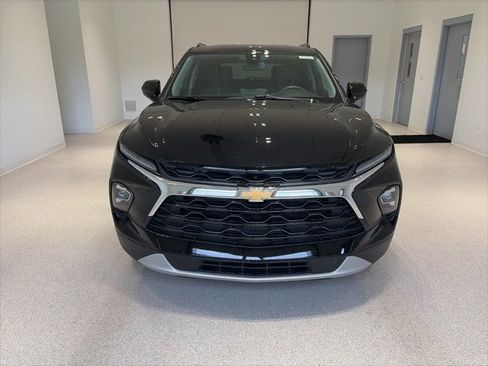 New 2025 Chevrolet Blazer LT w/ Convenience Package image 2