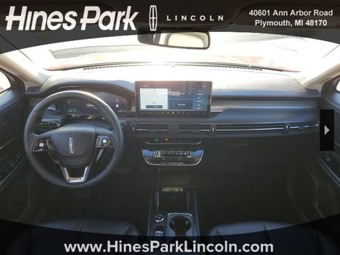 Certified 2023 Lincoln Corsair Standard image 25