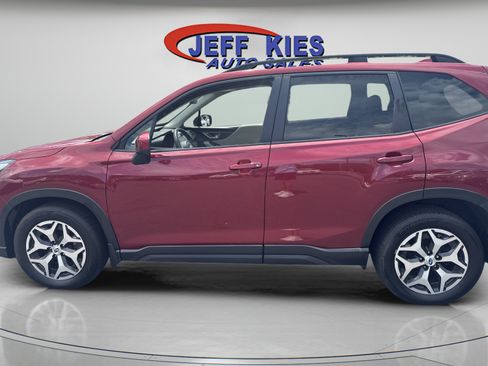 Used 2019 Subaru Forester Premium w/ All-Weather Package AWD/4WD image 8