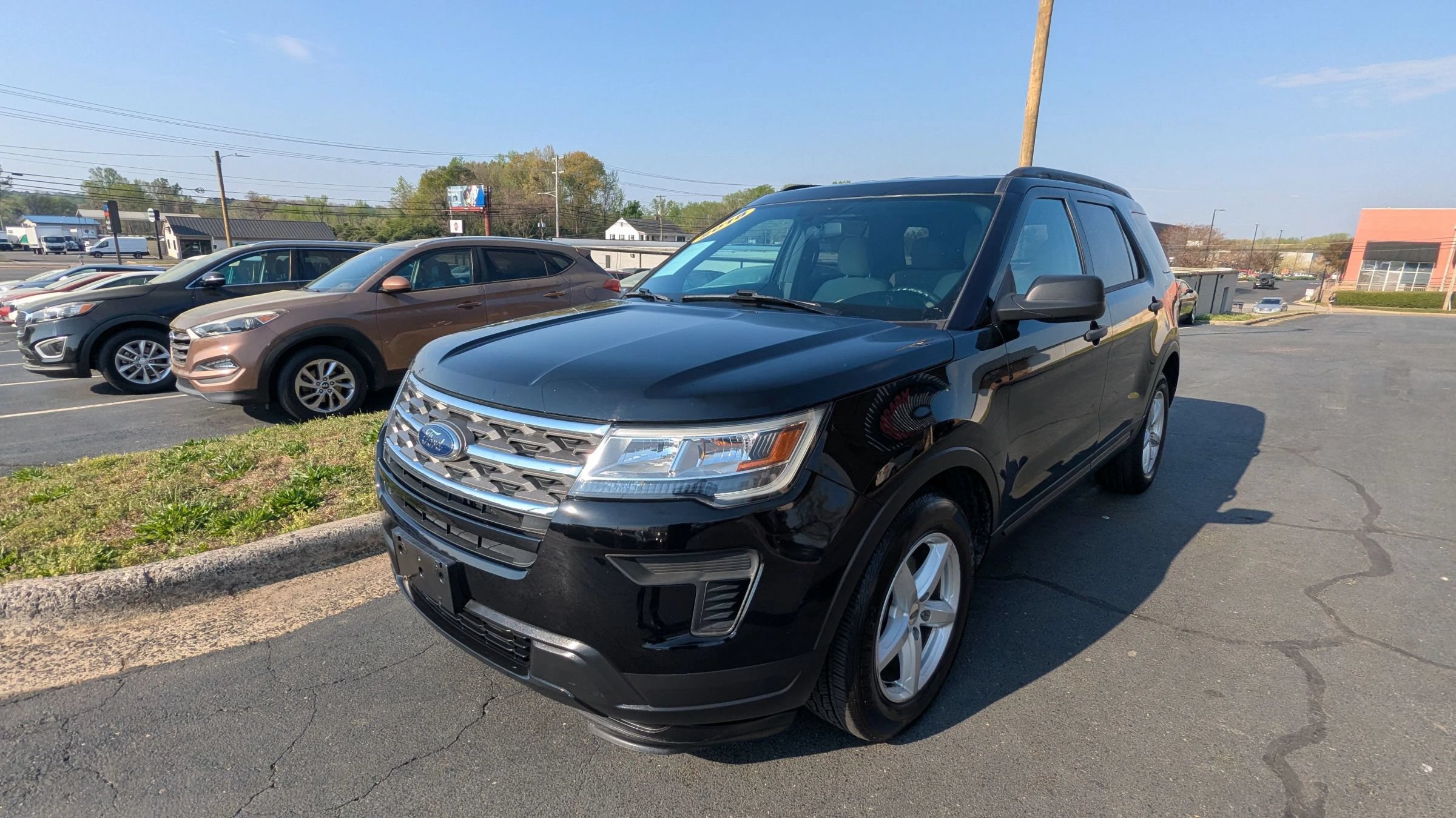 Used 2018 Ford Explorer FWD image 3