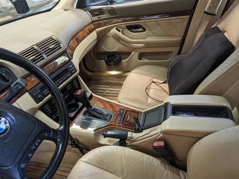 Used 2000 BMW 528i 528i 4dr Wagon image 10