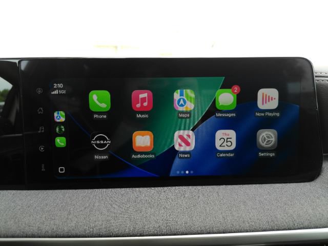 Used 2025 Nissan Kicks SV FWD image 9