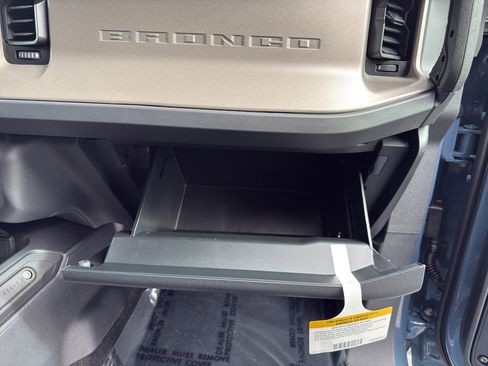 New 2025 Ford Bronco Outer Banks w/ Black Appearance Package image 35