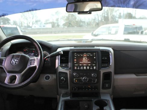 Used 2015 RAM 2500 Laramie w/ Convenience Group AWD/4WD image 17