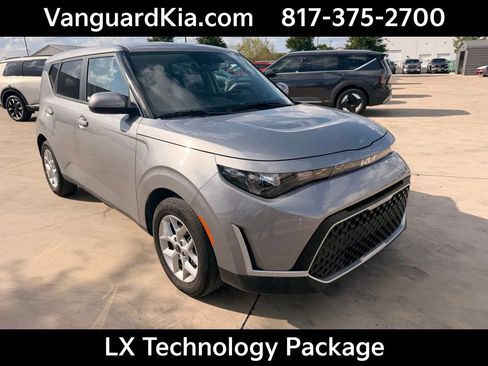 Certified 2025 Kia Soul LX image 5