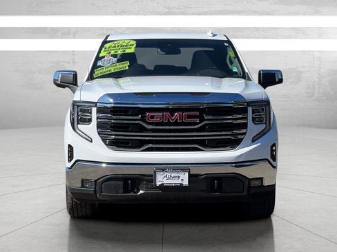 Used 2024 GMC Sierra 1500 SLT image 3
