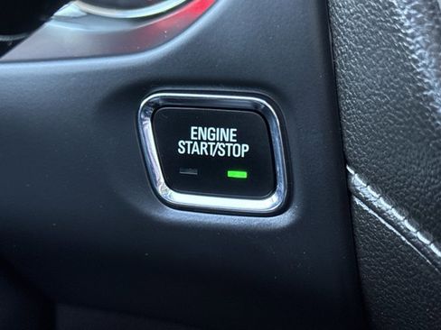 Used 2022 GMC Acadia Denali image 28