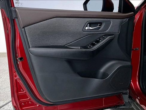 Used 2022 Nissan Rogue SV image 22