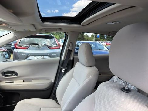Used 2018 Honda HR-V EX image 8