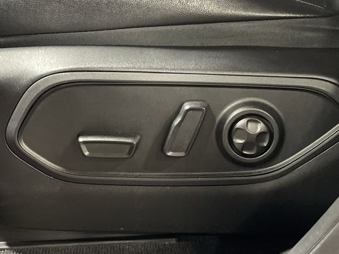 Used 2022 Jeep Grand Cherokee Limited 4xe image 11