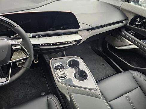 New 2026 Cadillac Optiq Luxury 1 image 26