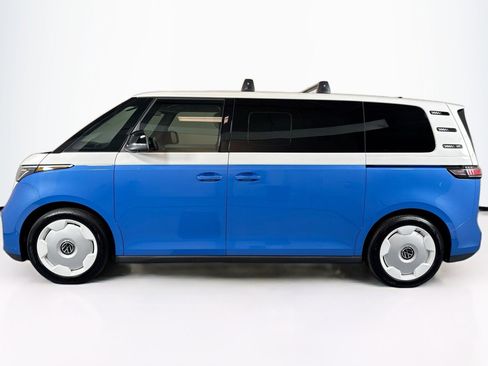 Used 2025 Volkswagen ID. Buzz 1st Edition image 8