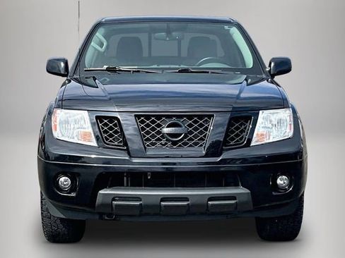 Used 2021 Nissan Frontier SV w/ Midnight Edition Floor Mats image 3