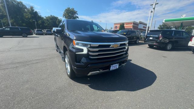 Used 2024 Chevrolet Silverado 1500 High Country w/ Technology Package AWD/4WD image 2