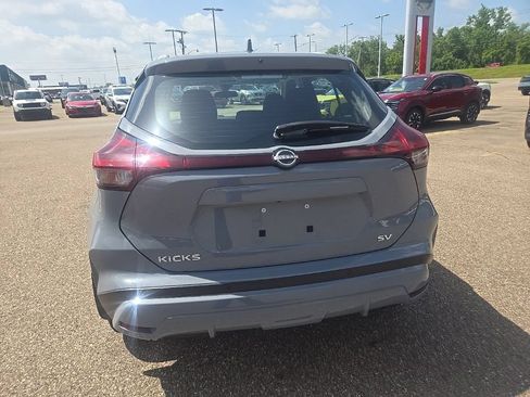 Used 2023 Nissan Kicks SV FWD image 6