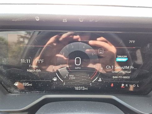 Used 2025 GMC Acadia Elevation FWD image 23