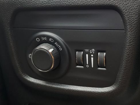 Certified 2024 Jeep Grand Cherokee Altitude RWD image 35