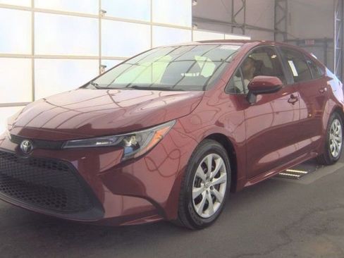 Used 2022 Toyota Corolla LE image 4