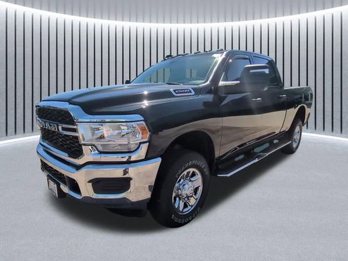 Used 2024 RAM 2500 Tradesman w/ Chrome Appearance Group AWD/4WD image 5