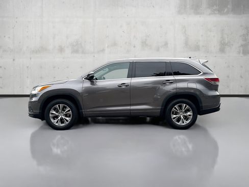 Used 2014 Toyota Highlander XLE image 4