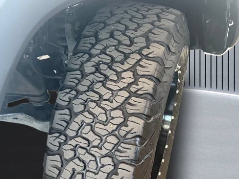 Used 2021 Toyota Tacoma TRD Off-Road AWD/4WD image 19