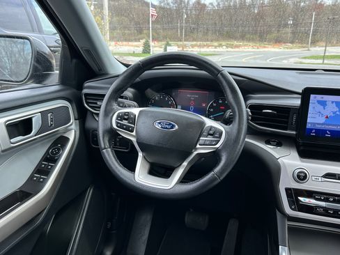 Certified 2023 Ford Explorer XLT w/ Equipment Group 202A AWD/4WD image 22