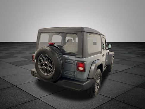 Used 2025 Jeep Wrangler Sport AWD/4WD image 7