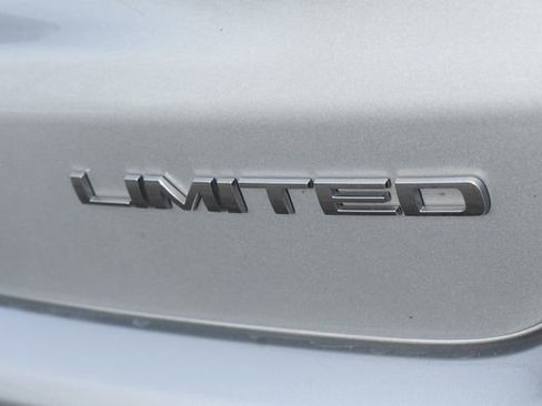 Used 2025 Jeep Compass Limited AWD/4WD image 16