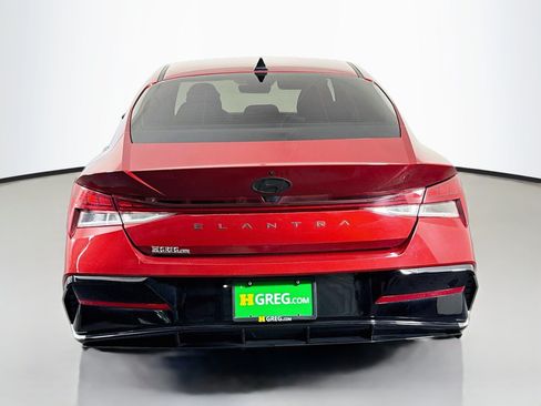 Used 2024 Hyundai Elantra SEL w/ Convenience Package FWD image 8