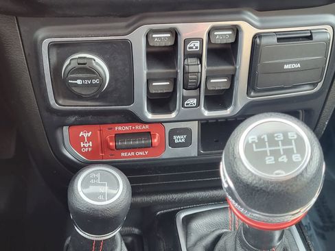 Used 2019 Jeep Wrangler Unlimited Rubicon w/ Steel Bumper Group image 24