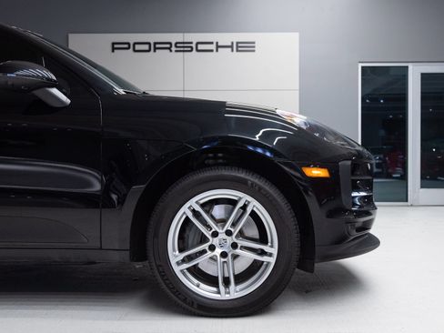 Certified 2021 Porsche Macan S AWD/4WD image 11