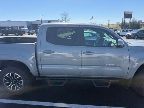 Used 2020 Toyota Tacoma TRD Sport w/ TRD Premium Sport Package image 9
