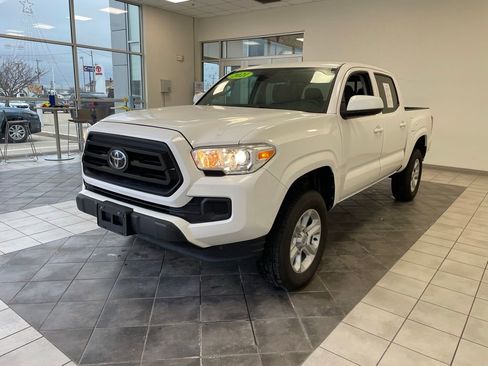 Used 2021 Toyota Tacoma SR image 2