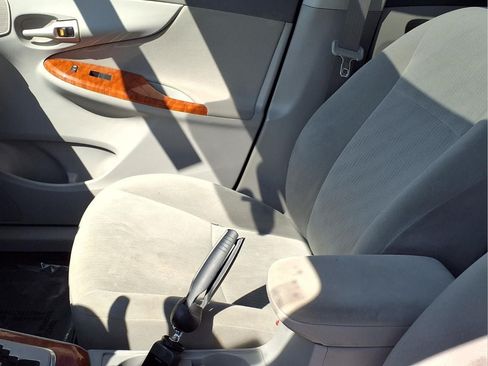 Used 2009 Toyota Corolla XLE w/ All Weather Guard Pkg FWD image 13