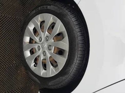 Used 2017 Hyundai Elantra GT image 12