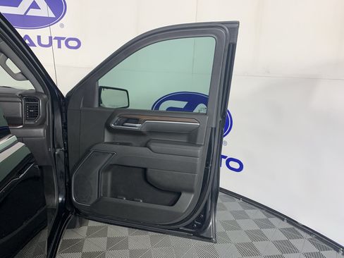Used 2025 GMC Sierra 1500 SLT RWD image 33