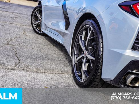 Used 2021 Chevrolet Corvette Stingray w/ Z51 Performance Package image 13