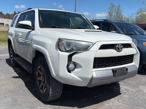 Used 2017 Toyota 4Runner TRD Off-Road Premium AWD/4WD image 2