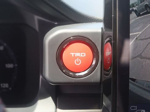 Used 2025 Toyota Tacoma TRD Off-Road w/ TRD Off Road Premium Package AWD/4WD image 8