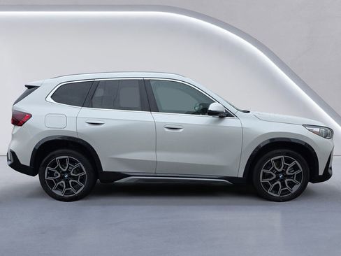 New 2026 BMW X1 xDrive28i w/ Convenience Package image 3