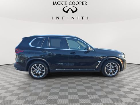 Used 2025 BMW X5 xDrive40i AWD/4WD image 4