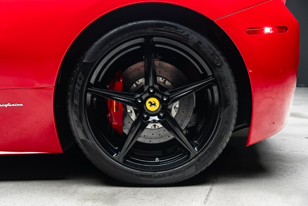 Used 2015 Ferrari 458 Italia Coupe RWD image 28